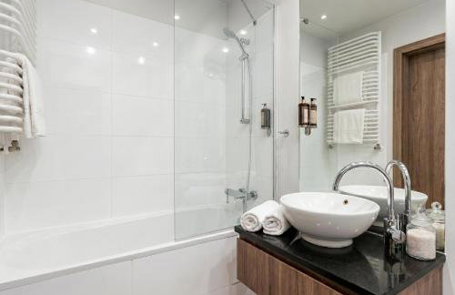 Urban Chic - One Bedroom Apartment - Luxury Warsaw Stays&Wronia118 - Foto 3