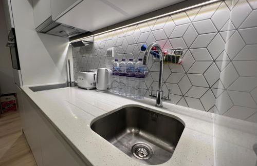 London LuXXe Suites & Apartments - London Heathrow Airport, Terminal 1 2 3 4 5 - Foto 42