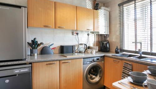 BED AT BOWBRIDGE Spacious house and parking - Foto 3