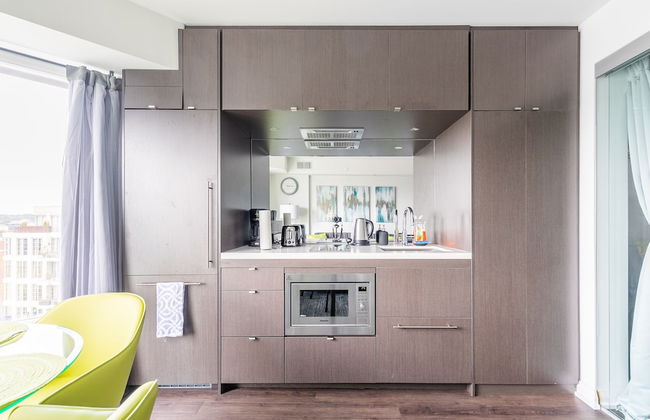 Charming Yorkville Condos - Photo 24