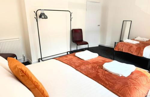 Entire 5 Bed New Home - Southampton Centre - 4BDRM - Foto 10