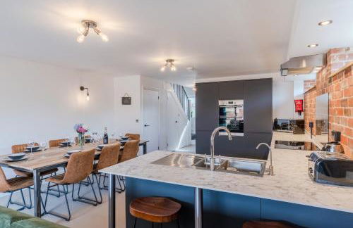 Norton Coach House - Photo 9