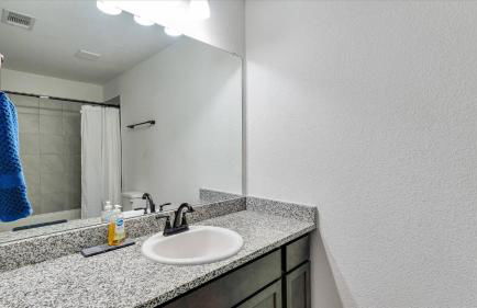 Lake Conroe Family Retreat BBQ, Games, and Boating - Photo 14