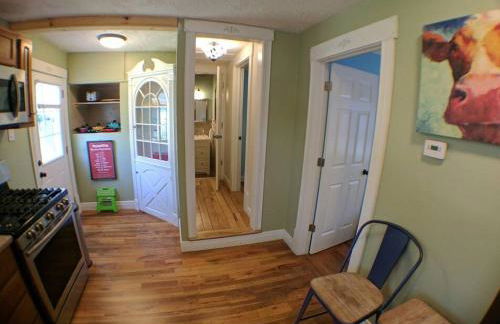 Harper Two Bedroom House in Historic Loveland - Photo 7