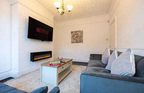 Steps from Old Trafford - Modern Manchester Stay - Foto 2