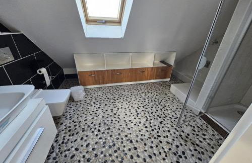 Stylish top floor apartment with garden view - Foto 8