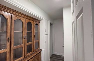 Newly Renovated Home w Garage Near Old Town - Foto 16