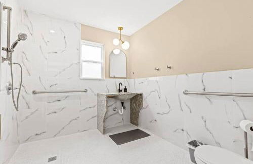 1st Floor 1BR Flat, King Bed, End Unit - Foto 13