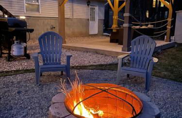 Spacious Pocono Home with Hot Tub and Fire Pit - Foto 48