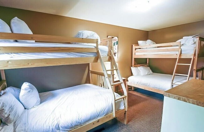 Pinnacle Ridge Chalets by Fernie Lodging - Photo 26