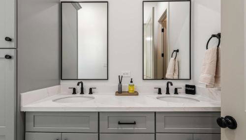 New cottage near Sports Complex with King Beds - Foto 4