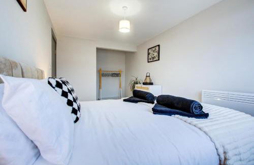 Modern 2 Bed in High Wycombe by ARP Homes, Ideal for Families or Business, Free Parking - Foto 2