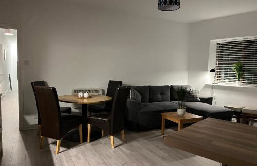 The Coach House 2 - Bedroom Apartment Sleeps 5 - Photo 5