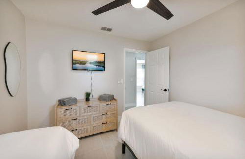 Downtown Home with Basketball, Firepit and Just 20 Miles to Disney - Foto 17