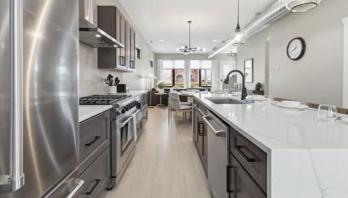 Brand New 5BR house & Carriage House near Downtown - Foto 5