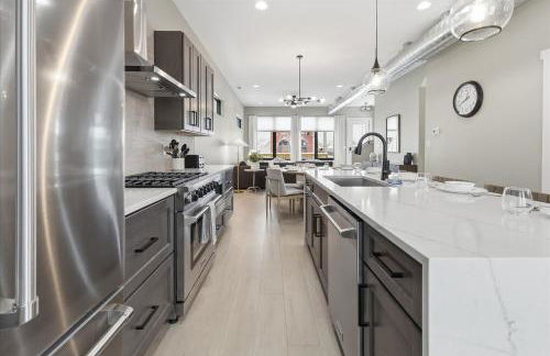 Brand New 5BR house & Carriage House near Downtown - Foto 5