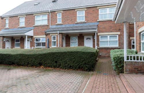 Spacious 3-Bed Home – Family Contractor Friendly - Foto 2