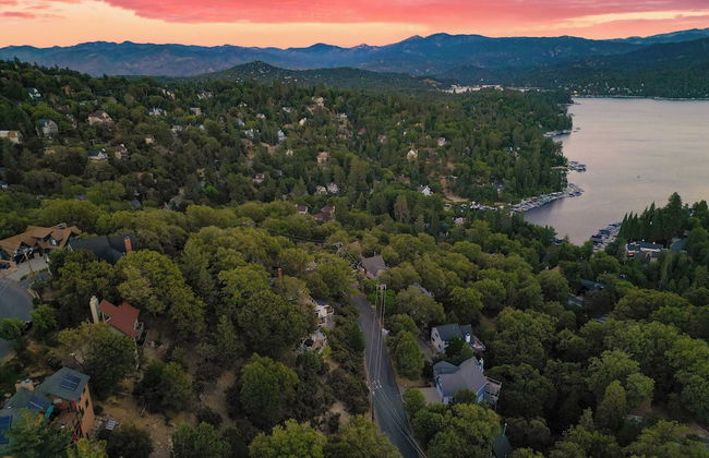 Mins to the Lake, Arcade/playroom, Panoramic Deck Views Nadelhorn by Avantstay - Foto 29