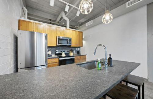 2125 Superior Living - Photo 54