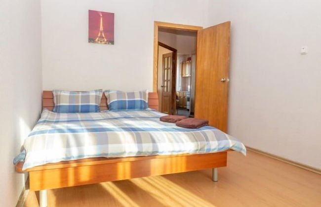 Apartment on Tolstogo St. 25 - Photo 1