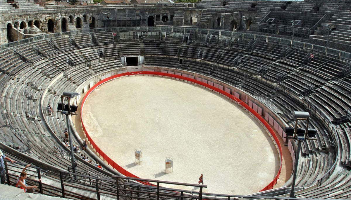 Interior da Arena de Nîmes