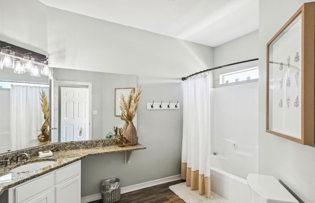 SPC 9232 is a Beautiful recently upgraded 2 BR with Free Beach Service by RedAwning - Foto 21