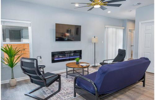 Heaven-sent Convenient 4br/ 3BA Near Downtown - Foto 10