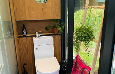 Cosy Mirrored House next to a Magical Swimming Lake - Foto 28