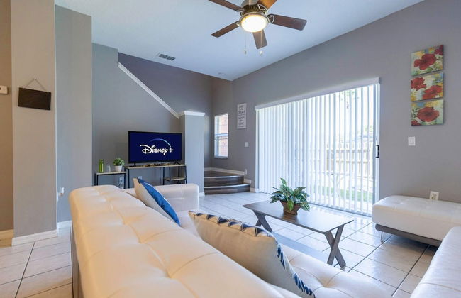 3BR Townhome Steps From Theme Parks Sleeps 6 - Foto 2