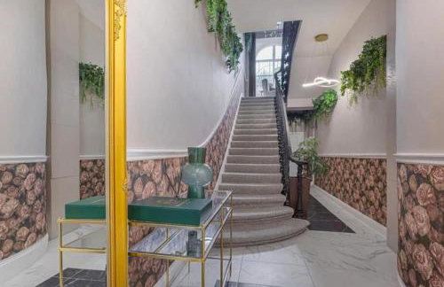 Gorgeous Hyde Park Home with Lift-Elevator Access & Nice View - Foto 28