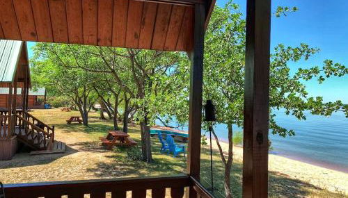 Unwind at Lake Buchanan: Charming Cabin, Panoramic Views, Outdoor Activities & Vineyards in Texas - Foto 2