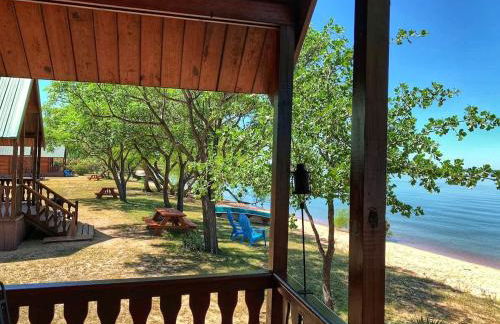 Unwind at Lake Buchanan: Charming Cabin, Panoramic Views, Outdoor Activities & Vineyards in Texas - Foto 2