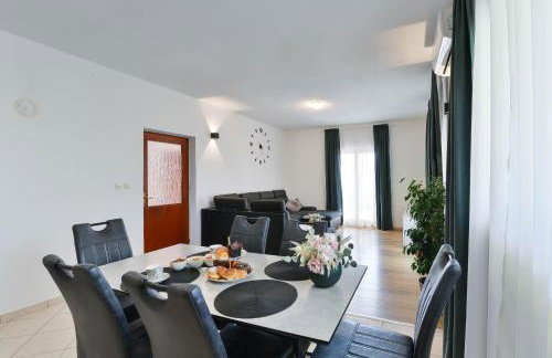 Holiday home Antonia with pool - Foto 16