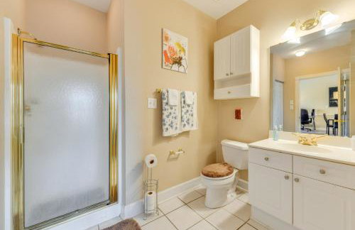 Charming Condo with Balcony, 1 Mi to UNC Charlotte! - Foto 22