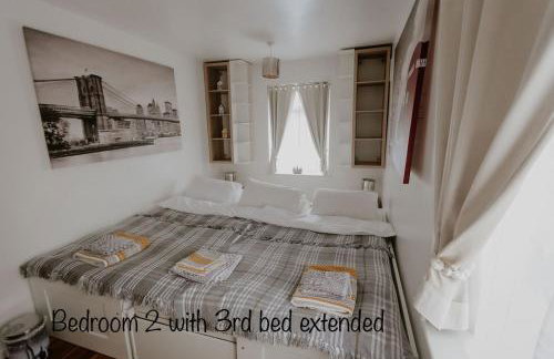 Cannock Chase Guest House - Modern Super Spacious Renovated home for 6 guests - Foto 15