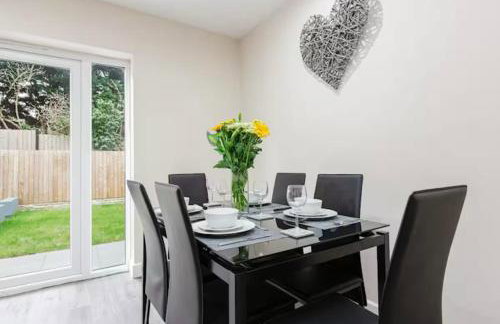 Norris Stays - Sleeps 7 by M55 - Photo 4