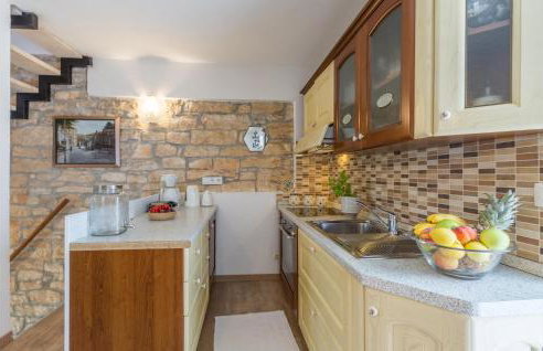 Beautiful Home In Putini With Kitchen - Photo 8