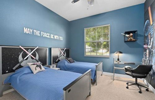 Luxurious 9BR Themed SE Facing Pool Hot Tub Theater Game Room BBQ 2 miles Disney - Foto 20