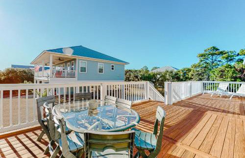 Dog & wedding-friendly home with private pool bikes & beach gear - Foto 3