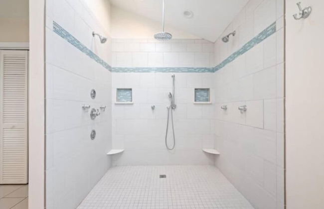 Enjoy Sunny Daze Private Pool Walk to Beach - Foto 14