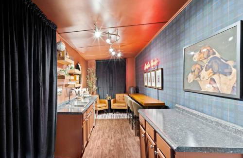 Bourbon Trail Duplex~ HOT TUB~ Walk to Downtown - Foto 10