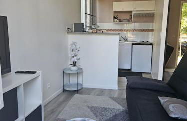 Beautiful F2 apartment 5 stops by train from Paris - Foto 7