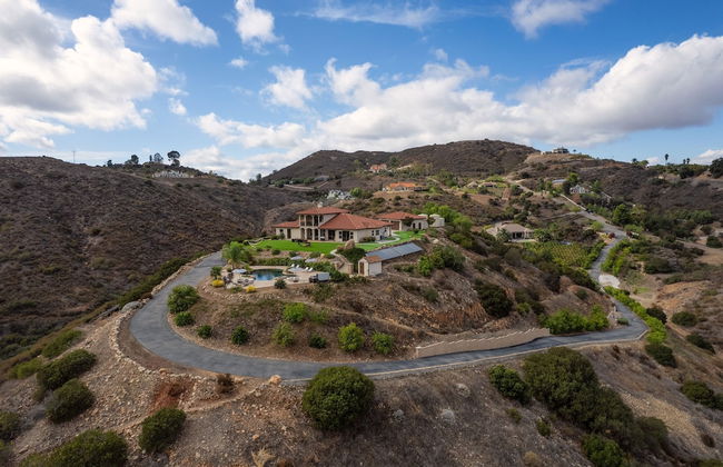 Colina by Avantstay Secluded Mountain Top Oasis w Pool Hot Tub Putting Green - Foto 55