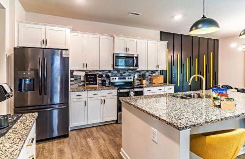 Special Deal! Raleigh Luxe Family Retreat, 15 Min to Downtown, Kids Gear, Fast WiFi for WFH, EV & Pet Friendly - Foto 56