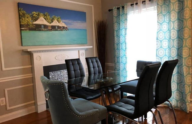 6149 Sandcrest · Next TO Universal. 8 Beds. Pool. Very Clean - Photo 5