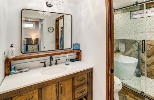 Waterfront Clear Lake Home with Game Room and Deck! - Foto 25