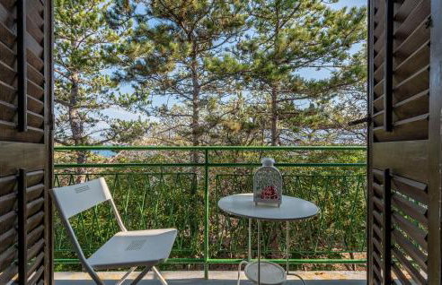 2 Bedroom Stunning Apartment In Novalja - Photo 6