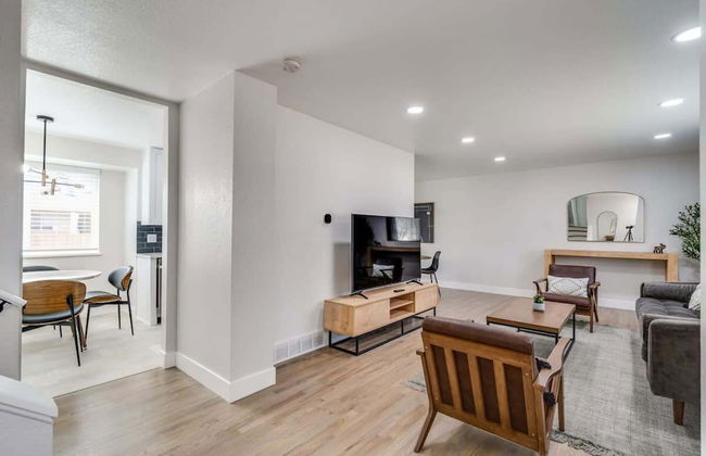 @ Marbella - Modern 4-br Retreat Chef's Kitchen - Photo 24