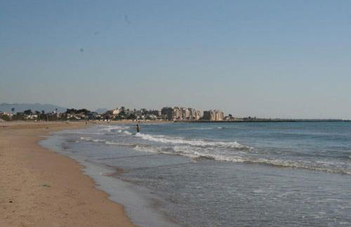 Frente al puerto y junto a la playa del Arenal - Foto 34