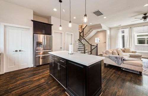 Rooftop EaDo Nr Downtown Yard BBQ Games WiFi - Foto 14